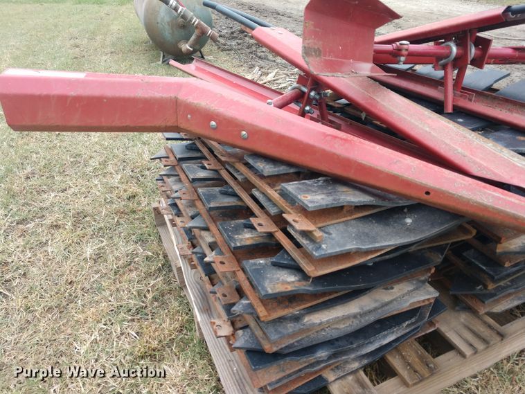 image for item EQ9353 Milo guards