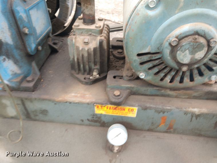 image for item EQ9354 Air compressor