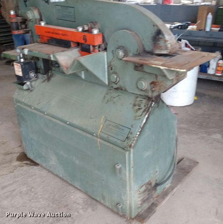 image for item EQ9355 Piranha iron worker