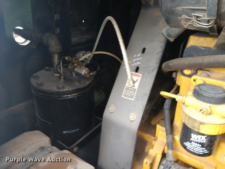 image for item EQ9358 Sullair 185DPQJD air compressor