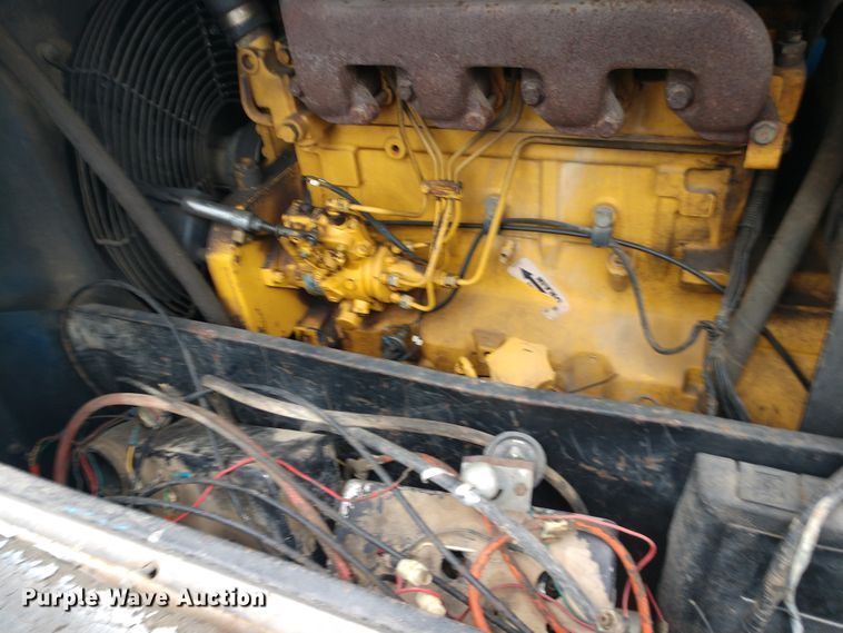 image for item EQ9358 Sullair 185DPQJD air compressor