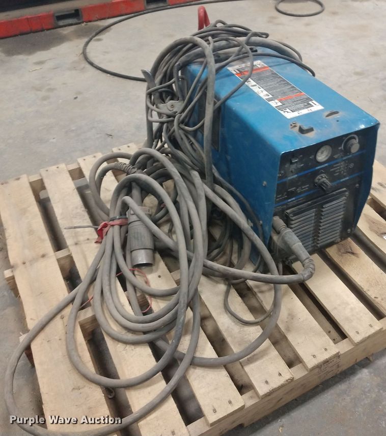 image for item EQ9368 Miller Spectrum 1000 plasma cutter