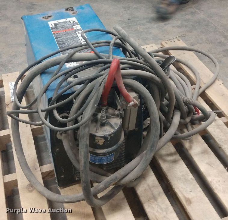 image for item EQ9368 Miller Spectrum 1000 plasma cutter