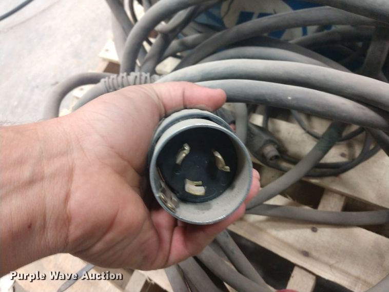 image for item EQ9368 Miller Spectrum 1000 plasma cutter