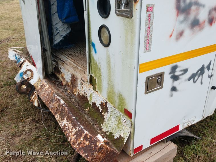 image for item EQ9376 Utility bed