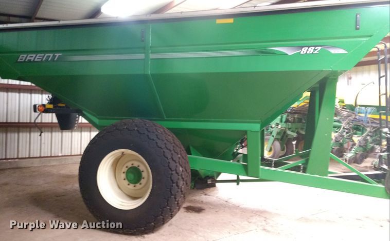 image for item EQ9378 Brent 882 grain cart