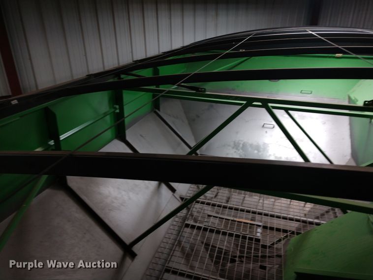 image for item EQ9378 Brent 882 grain cart