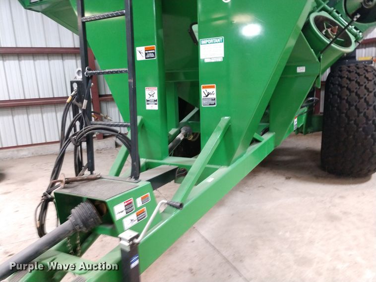 image for item EQ9378 Brent 882 grain cart