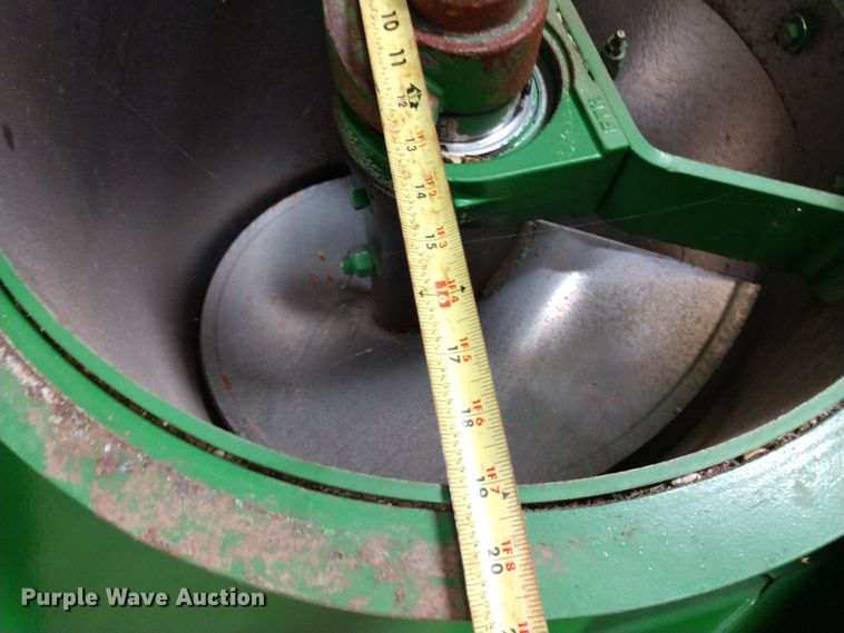 image for item EQ9378 Brent 882 grain cart