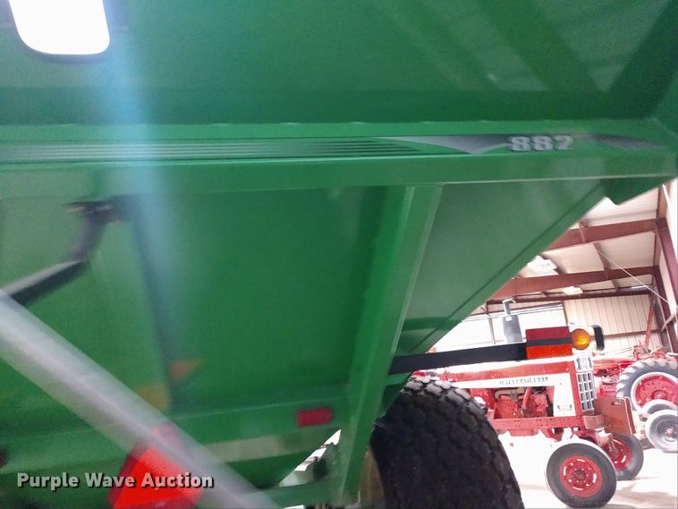 image for item EQ9378 Brent 882 grain cart