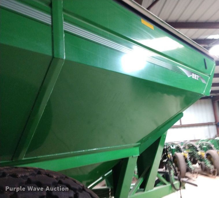 image for item EQ9378 Brent 882 grain cart