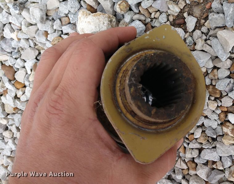 image for item EQ9378 Brent 882 grain cart