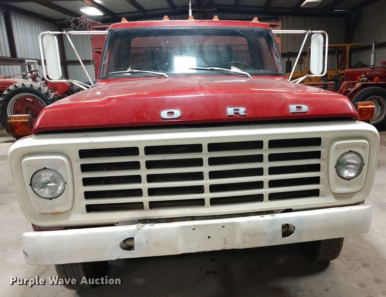 image for item EQ9379 1974 Ford F600 grain truck