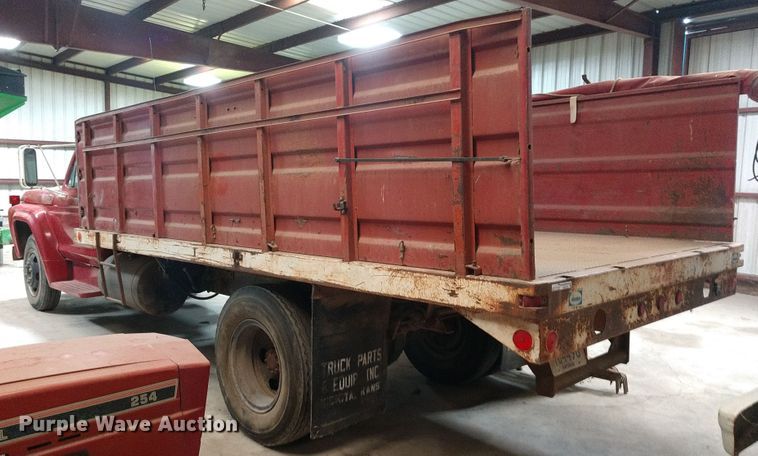 image for item EQ9379 1974 Ford F600 grain truck