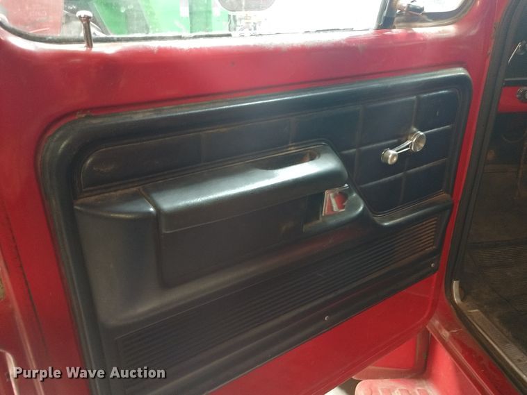 image for item EQ9379 1974 Ford F600 grain truck