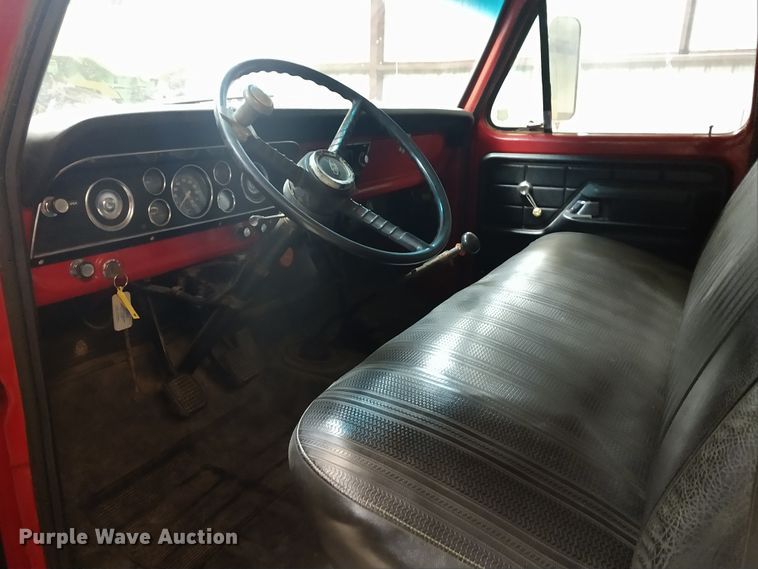 image for item EQ9379 1974 Ford F600 grain truck