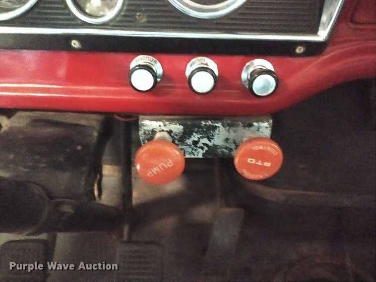 image for item EQ9379 1974 Ford F600 grain truck