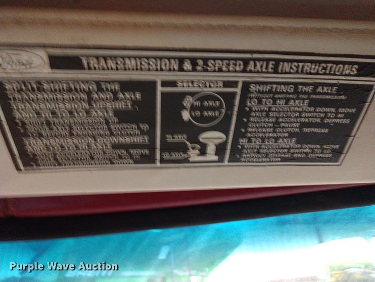 image for item EQ9379 1974 Ford F600 grain truck