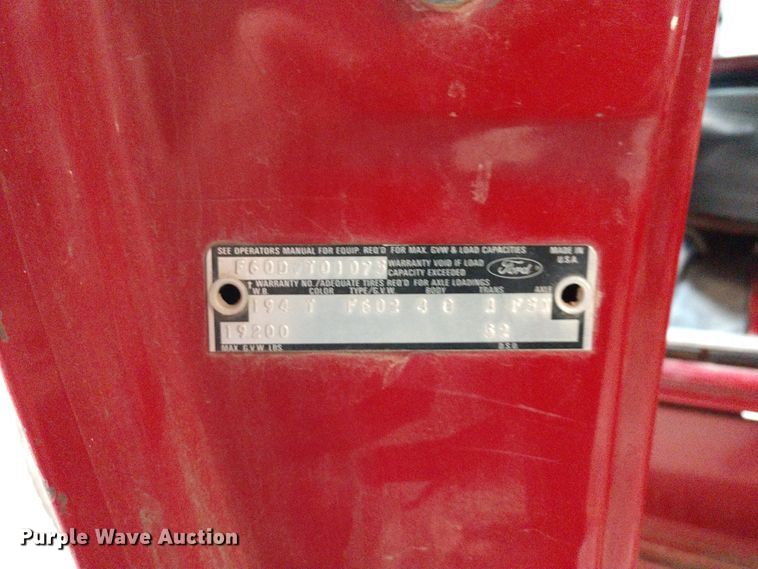 image for item EQ9379 1974 Ford F600 grain truck