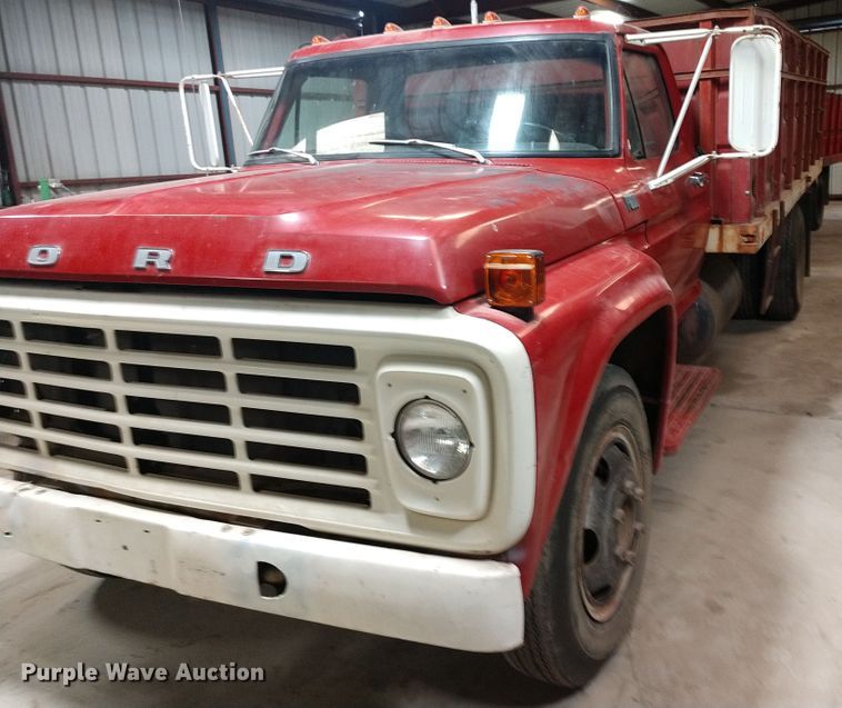 image for item EQ9379 1974 Ford F600 grain truck