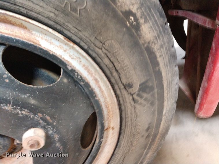 image for item EQ9379 1974 Ford F600 grain truck