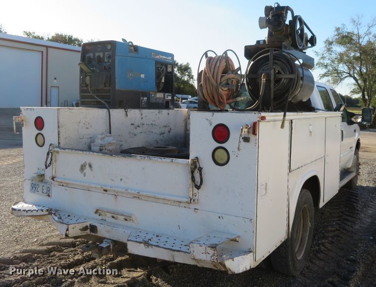 image for item FV9232 2000 Ford F450 Super Duty XL Crew Cab utility truck