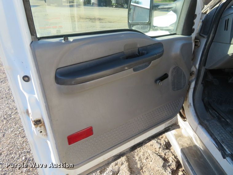 image for item FV9232 2000 Ford F450 Super Duty XL Crew Cab utility truck