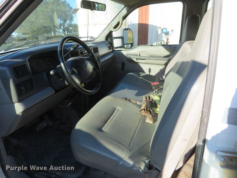 image for item FV9232 2000 Ford F450 Super Duty XL Crew Cab utility truck