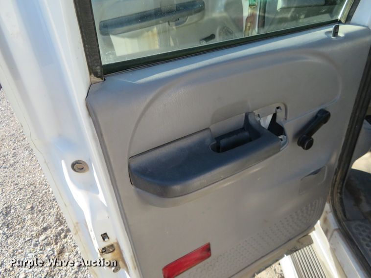 image for item FV9232 2000 Ford F450 Super Duty XL Crew Cab utility truck