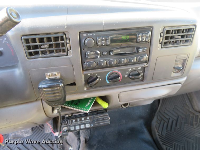 image for item FV9232 2000 Ford F450 Super Duty XL Crew Cab utility truck