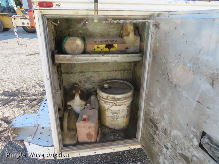 image for item FV9232 2000 Ford F450 Super Duty XL Crew Cab utility truck