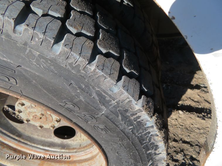 image for item FV9232 2000 Ford F450 Super Duty XL Crew Cab utility truck