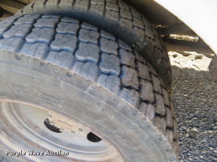 image for item FV9232 2000 Ford F450 Super Duty XL Crew Cab utility truck