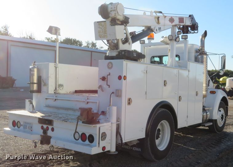 image for item FV9233 2003 Kenworth T300 service truck