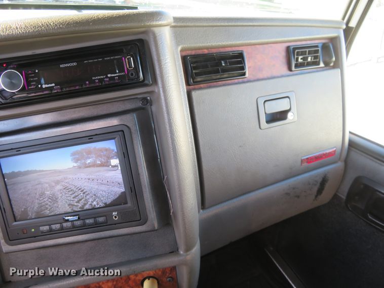 image for item FV9233 2003 Kenworth T300 service truck