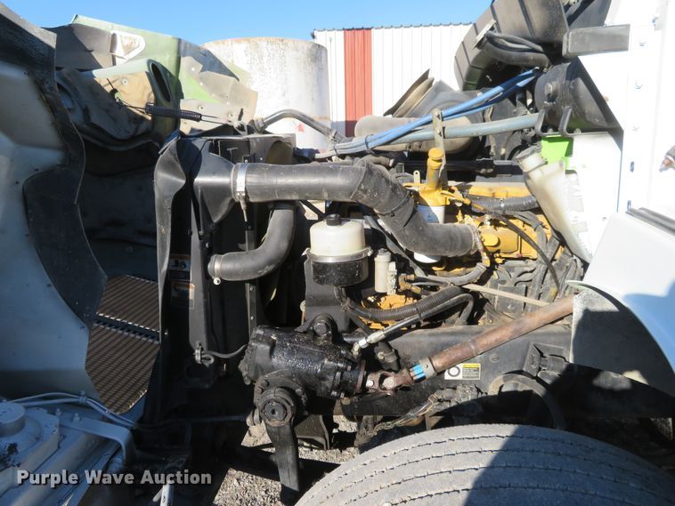 image for item FV9233 2003 Kenworth T300 service truck