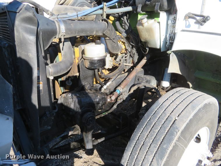 image for item FV9233 2003 Kenworth T300 service truck