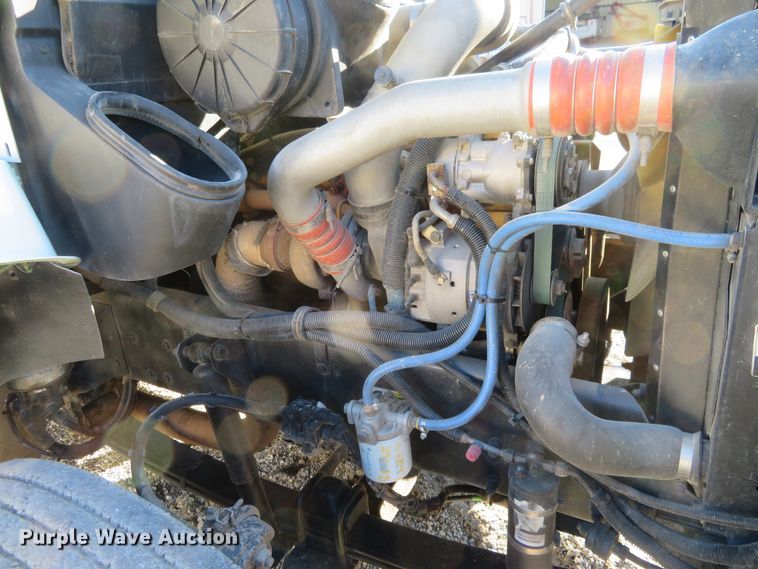 image for item FV9233 2003 Kenworth T300 service truck