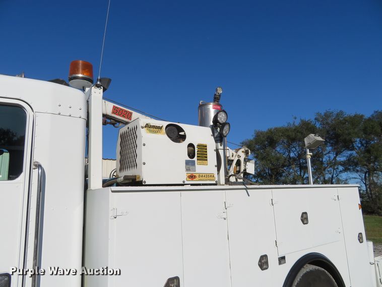 image for item FV9233 2003 Kenworth T300 service truck