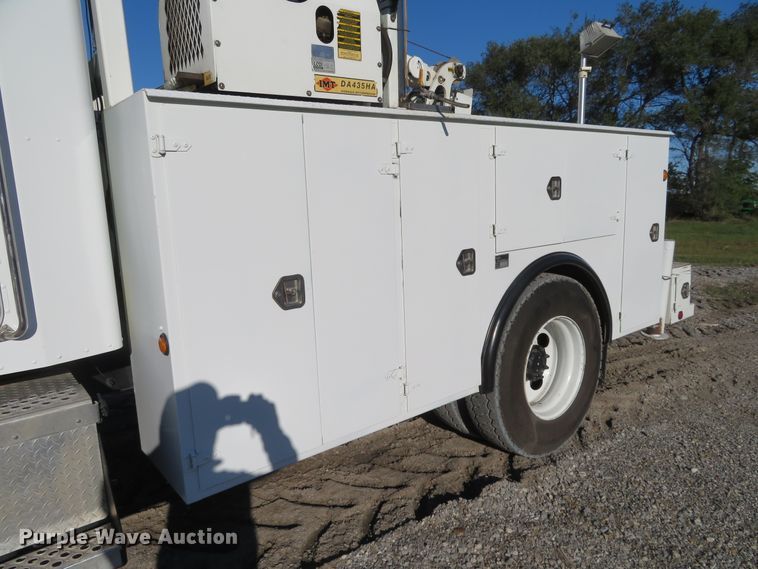 image for item FV9233 2003 Kenworth T300 service truck