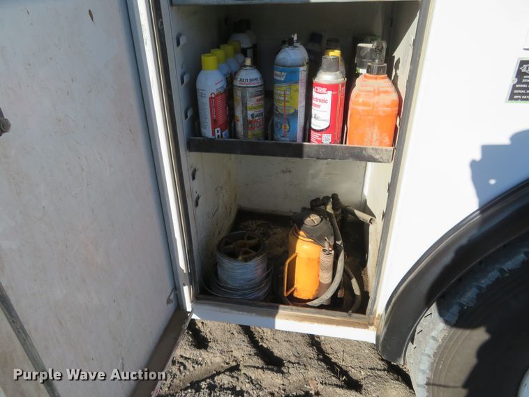 image for item FV9233 2003 Kenworth T300 service truck