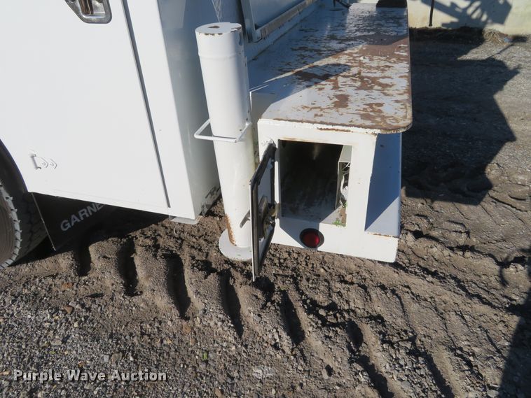 image for item FV9233 2003 Kenworth T300 service truck