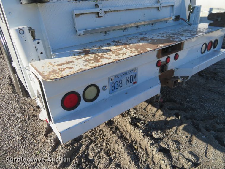 image for item FV9233 2003 Kenworth T300 service truck