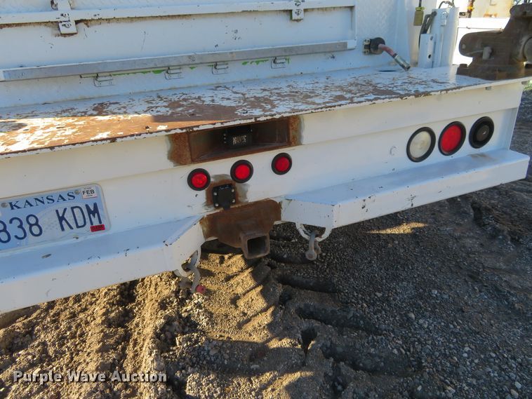 image for item FV9233 2003 Kenworth T300 service truck