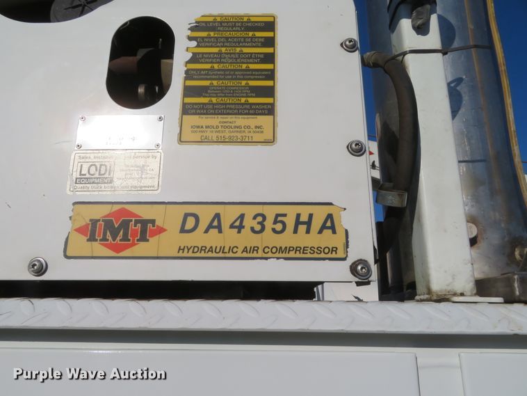 image for item FV9233 2003 Kenworth T300 service truck