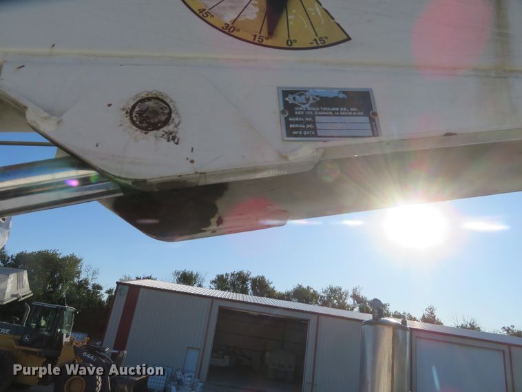 image for item FV9233 2003 Kenworth T300 service truck