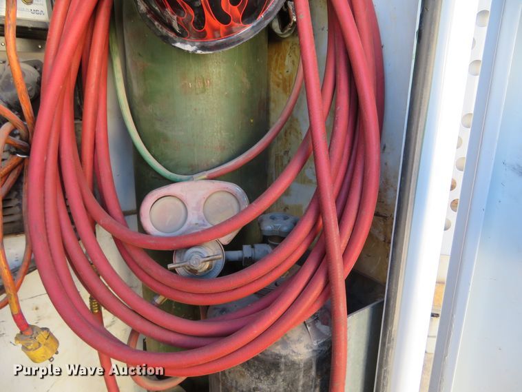 image for item FV9233 2003 Kenworth T300 service truck