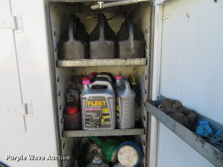 image for item FV9233 2003 Kenworth T300 service truck