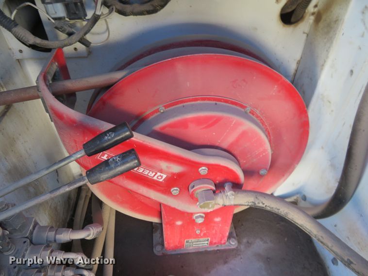 image for item FV9233 2003 Kenworth T300 service truck