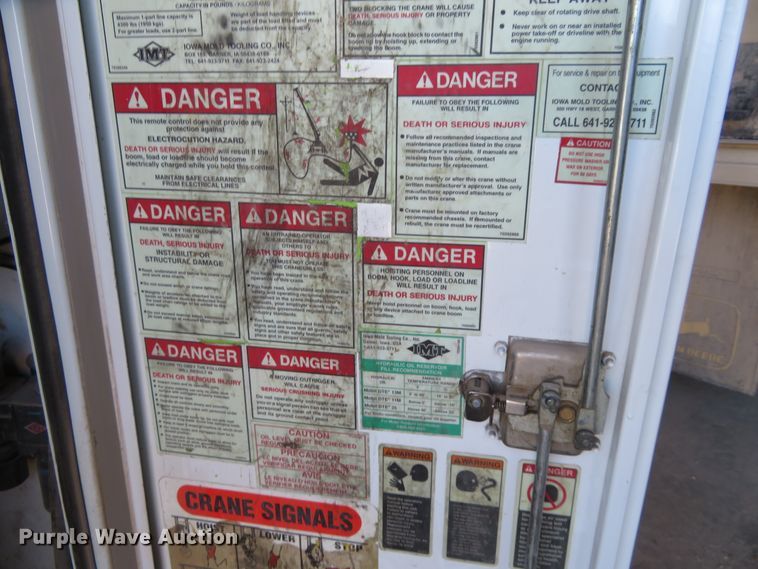 image for item FV9233 2003 Kenworth T300 service truck